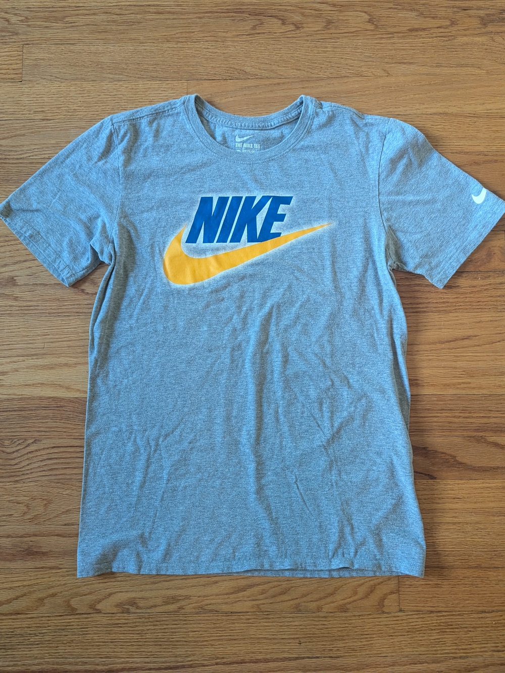 Nike Men’s Gray Tee, S